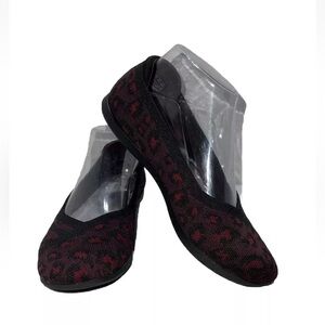 CLARKS Cloudsteppers Red Black Animal Print Ballet Flats Size 7 M Slip On